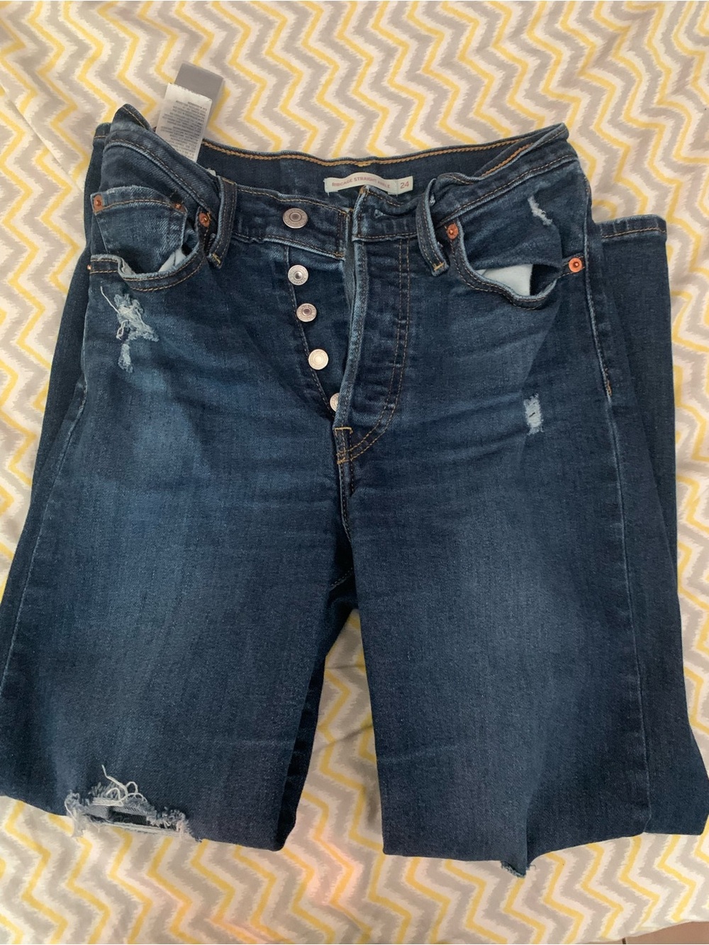 Classic Levi’s High-Rise Dark Blue Distressed Women's Jeans size 24